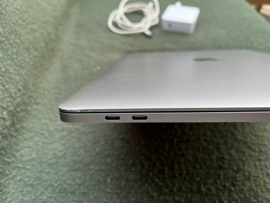 MacBook Pro (2019)