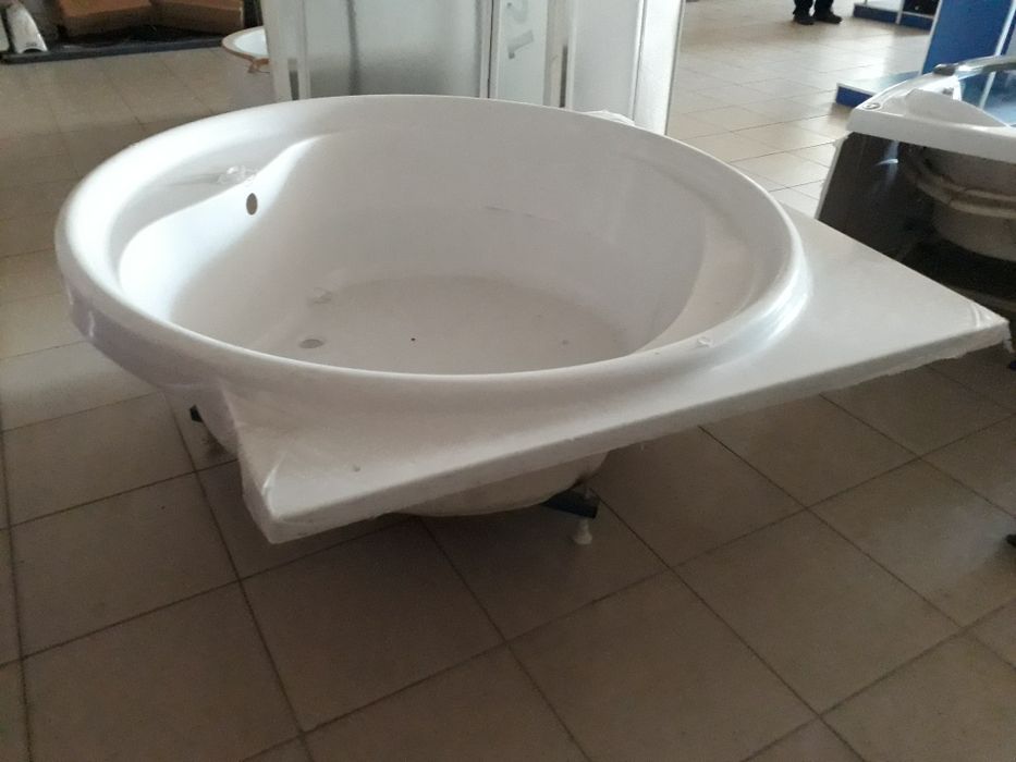 Ванна кутова кругла 168см