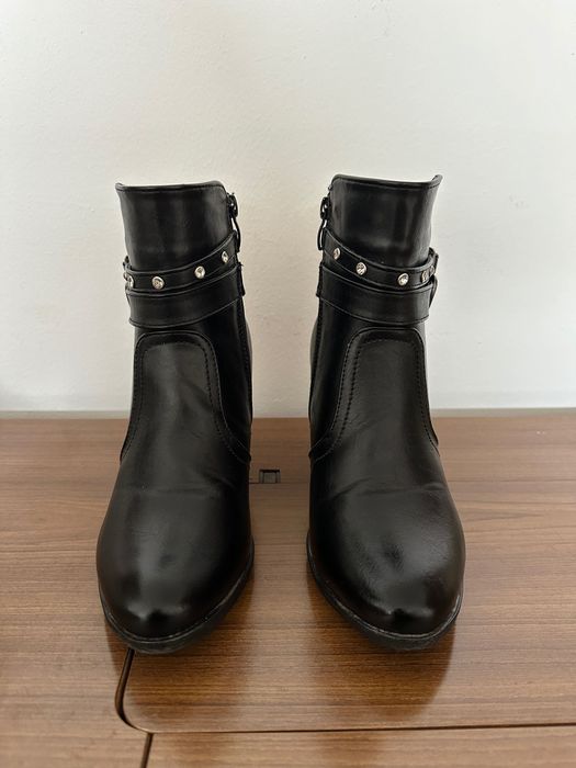 Botas Pretas Nº 36