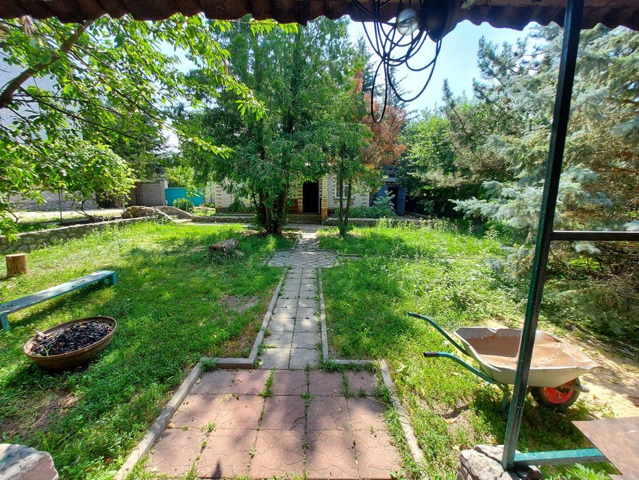 Продам дом 298 кв.м в 200 м от реки и 50 м от леса