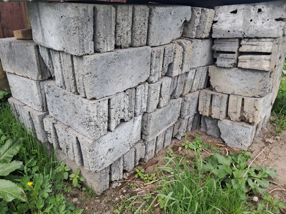 Pustak żużlowy budowlany   3zł sztuka