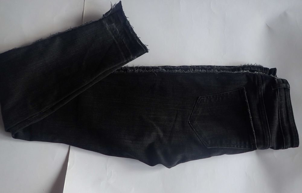 Jeansy Only Carmen Regular Skinny 29/34 strzępienia