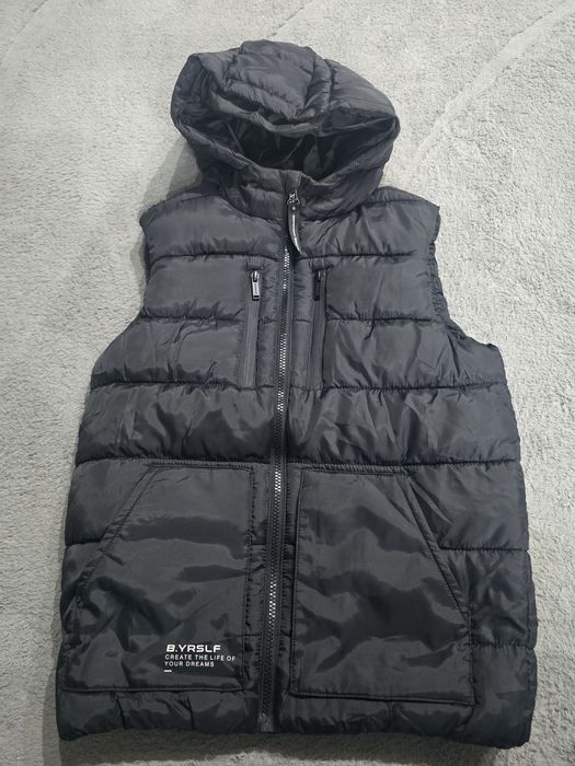 Kamizelka RESERVED roz 146 cm czarna