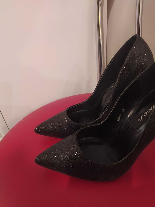 Nowe klasyczne szpilki brokatowe vices 36