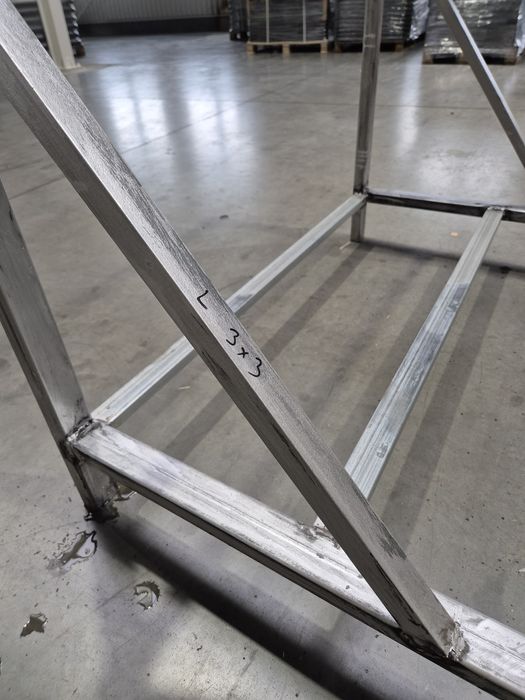 Skrzynia metalowa z profili