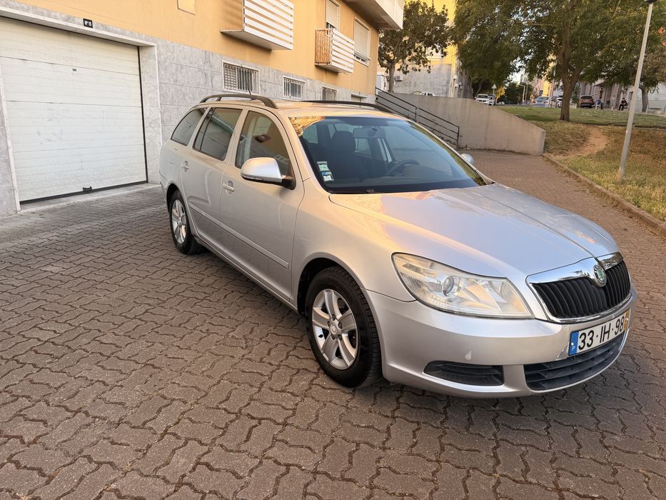 Skoda octavia 1.6 TDi Unico Dono!