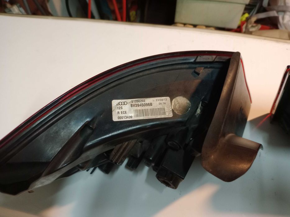 Vendo conjunto de farolins traseiros LED Audi A3