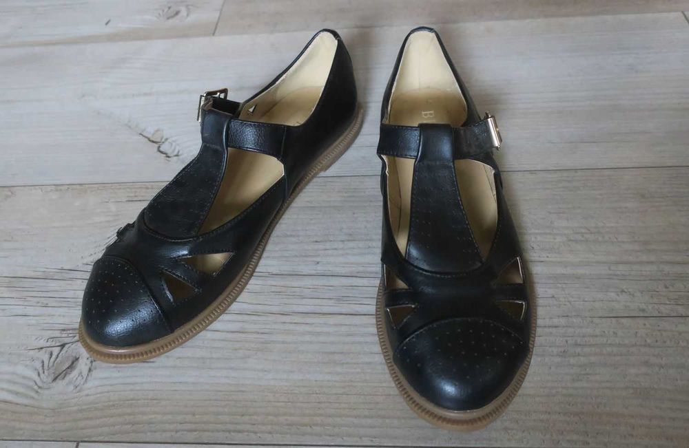 Nowe buty rozm 39 Bebo
