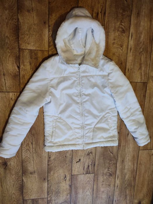 Biała kurtka z kapturem 38/M/10
