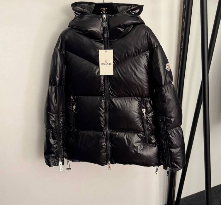 Жіночий зимовий пуховік куртка Moncler