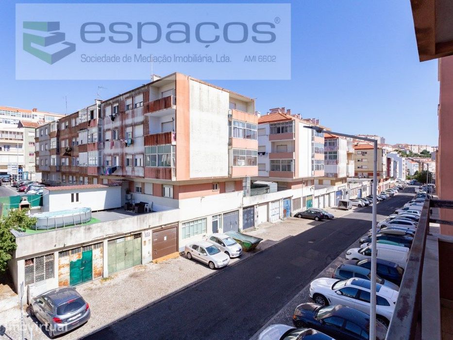 Apartamento T2 com Varanda e arrecadação, Centro Queluz