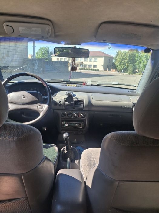 Продаєця Плімут неон на ходу