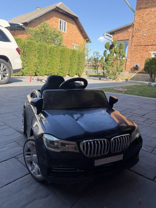Дитячий електоромобіль BMW