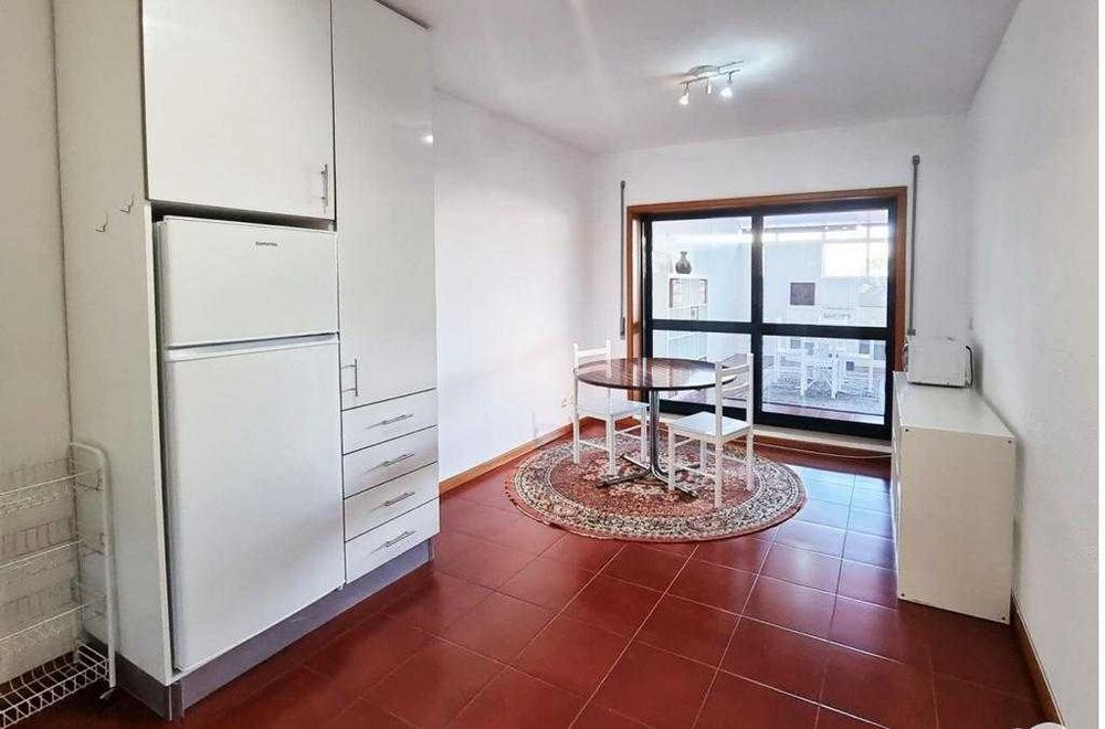 Apartamento T0+1 - Centro de São Mamede de Infesta- Lugar de Garagem