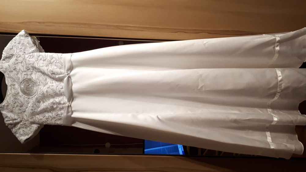 Alba komunijna-piękna na wyższą dziewczynkę i szczuplejszą.