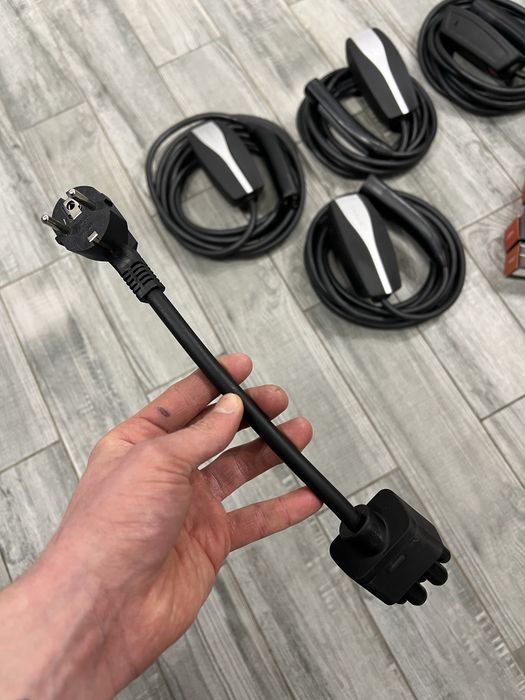 Перехідник для зарядки Тесла (хвіст) 16A для Tesla Gen 2/Gen 3