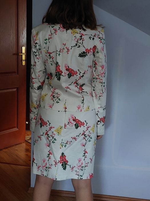 Marynarka i spódnica w kwiaty r.38 Top Secret