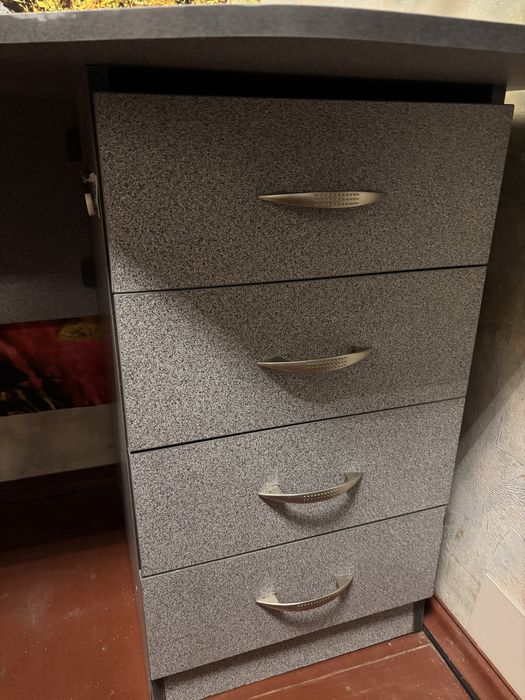 Стол письменый 130 на 60