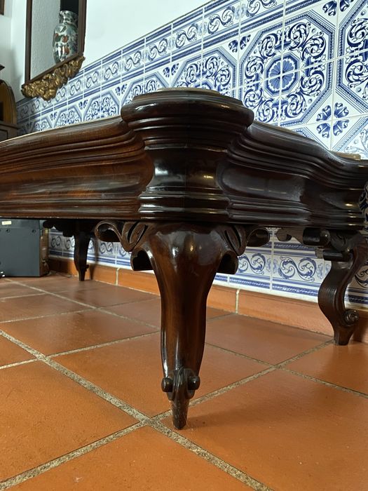 Mesa de centro em mármore