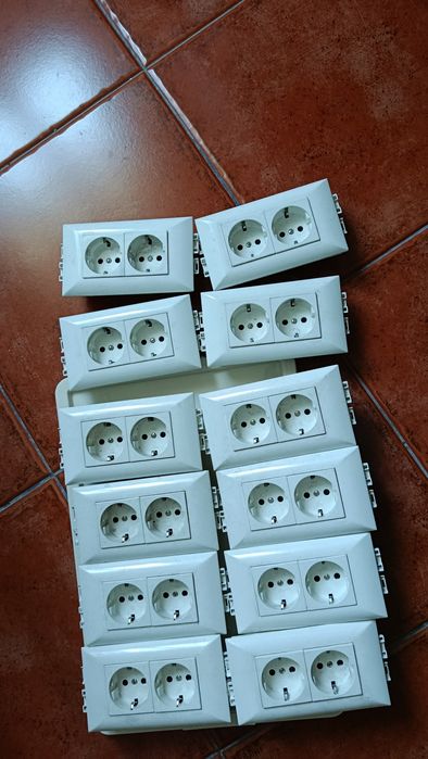 Tomadas Legrand de calha