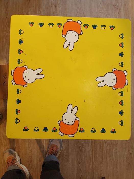Mesa madeira Miffy e cadeira para criança