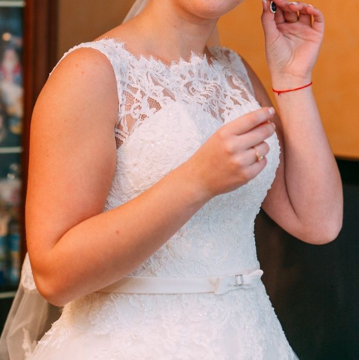 Весільна сукня б/в