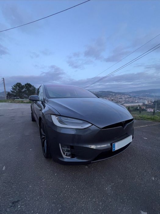 Tesla Model X 100D