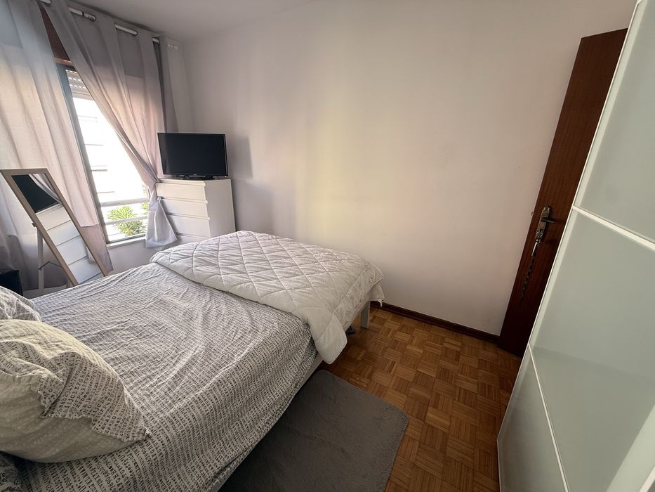 Maravilhoso quarto individual M  em Setúbal, despesas incluídas, entrada em  Outubro!!