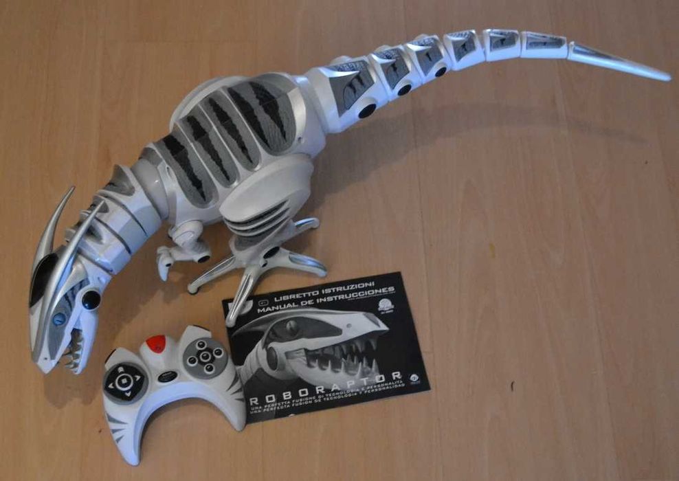 Dinossauro robot com comando à distância