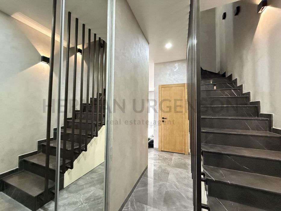 Продаж таунхаусу 125 м.кв /1.5 сотки / КМ New Village