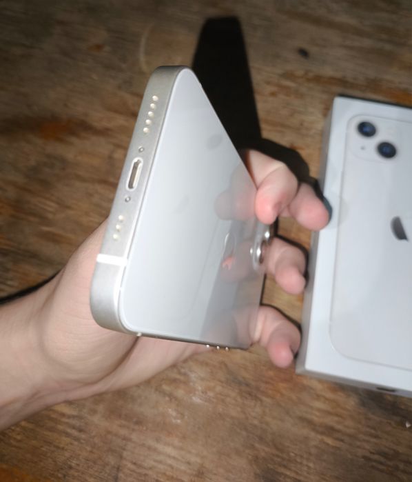 Продам iPhone 13 дуже хороший стан