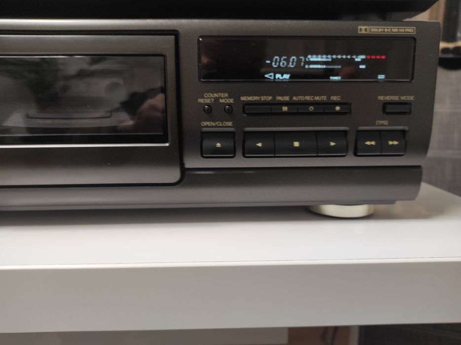 Sprzedam magnetofon Technics automat