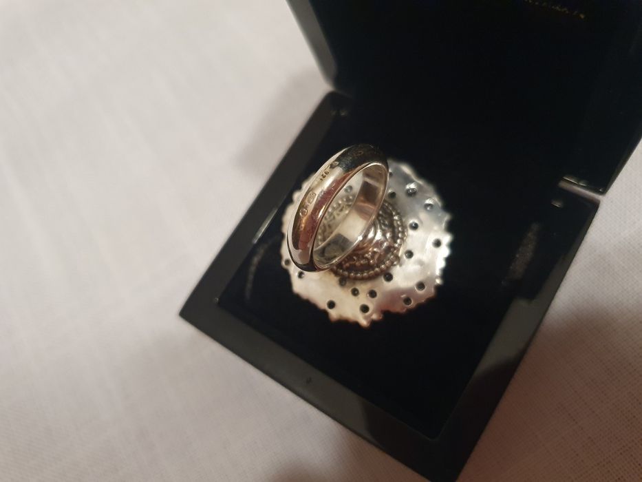 Srebrny pierścionek z perłą unikat