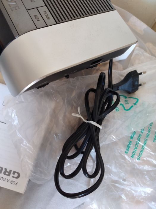Rádio despertador novo marca Grundig