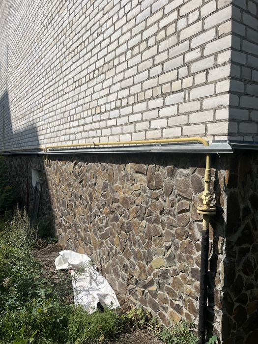Продається  будинок на 4-ри квартири