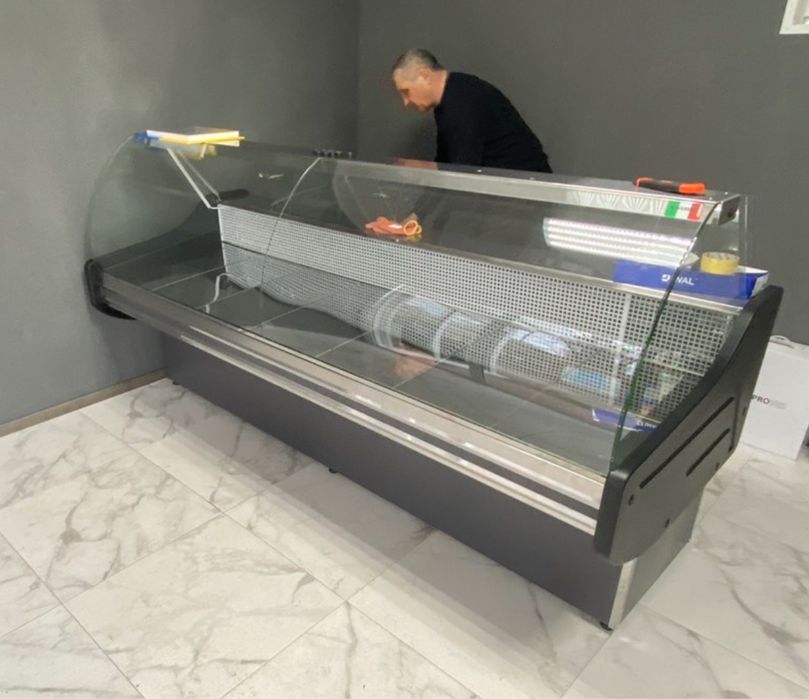 Холодильна вітрина CAPRAIA СUBE бізнес класу гарантія КУБ