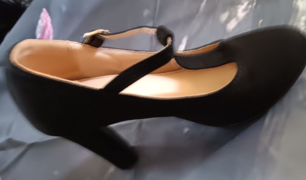 Sapatos 38 camurça salto muito alto