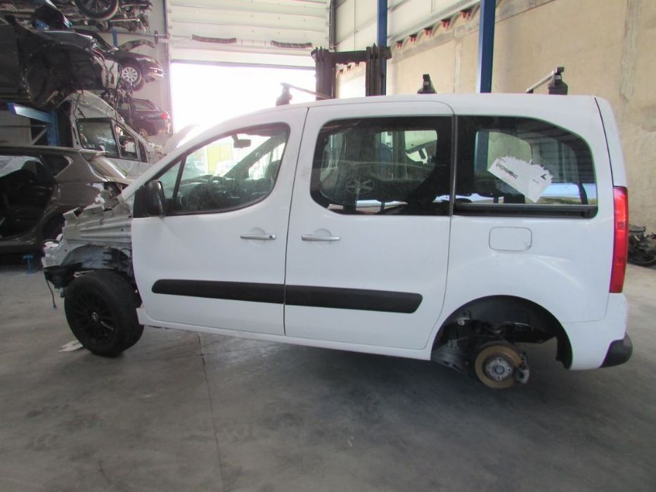 Peças Peugeot Partner 1.6 HDI do ano 2015 (9H06)