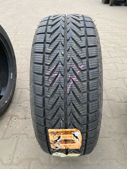 205/50r17 93H Vredestein Wintrac dot2613