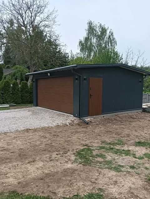 Hale/Garaże obiekty z płyty warstwowej