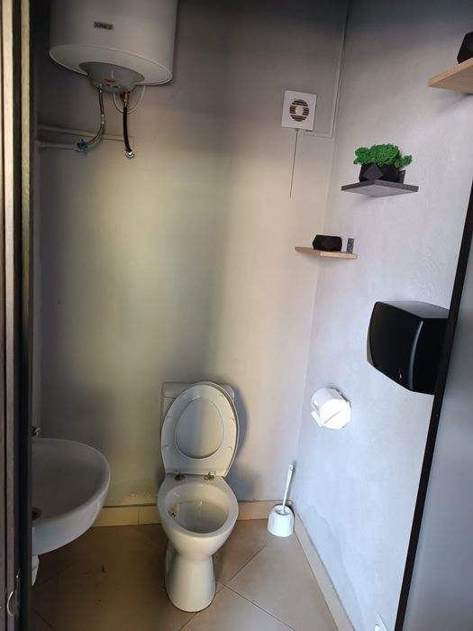 Яворів центр - приміщення під бізнес магазин, кафе.