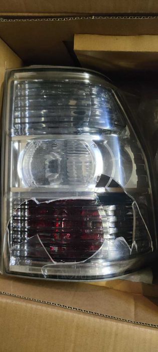 Ліхтар задній правий Mitsubishi Pajero 4 2006-2011 2007 бу, 220-87872