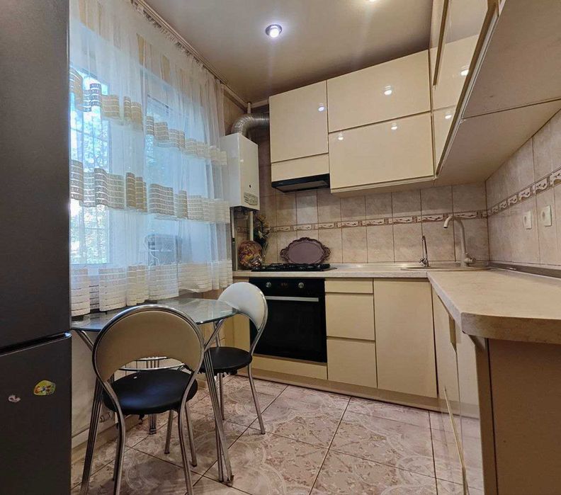 ПРОДАМ 3-ох кімнатну квартиру по вул.Перемоги (Победе)