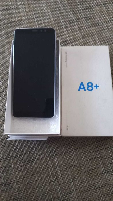 Телефон Samsung а8+