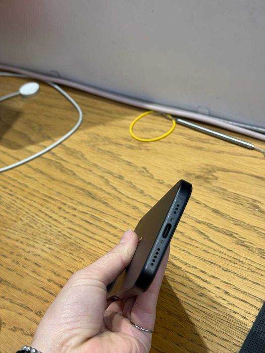 Б/У iPhone 15 128GB Black - Оплата частинами