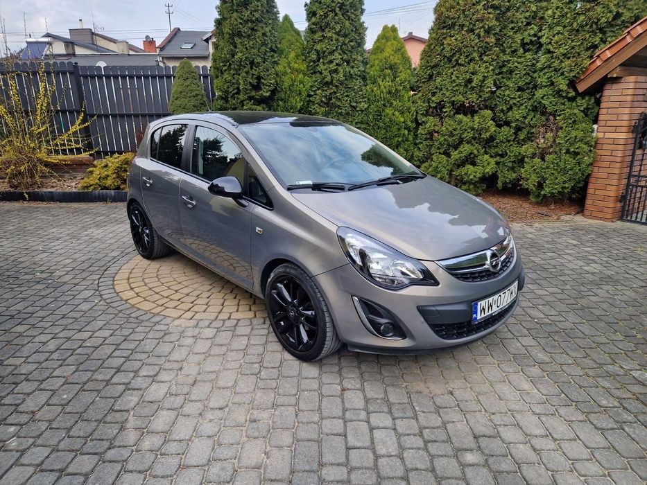 Opel Corsa LIFT 1.4 led klimatronic grzane fotele kierownica tempomat pdc alu !!!