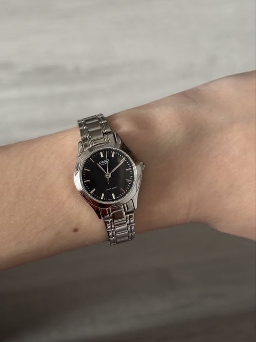 Годинник Casio жіночий