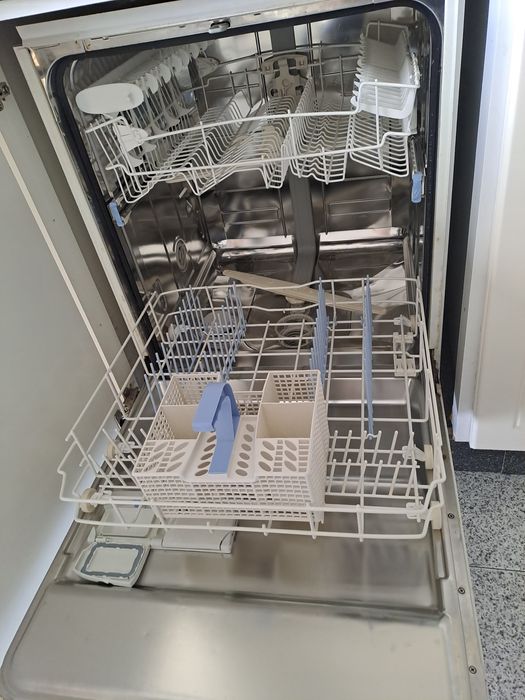 Máquina de lavar a loiça Whirlpool