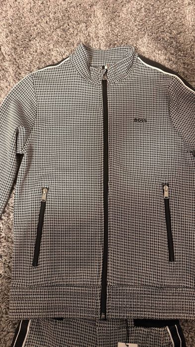 Новий костюм Boss на 12 років  XS (152-154)