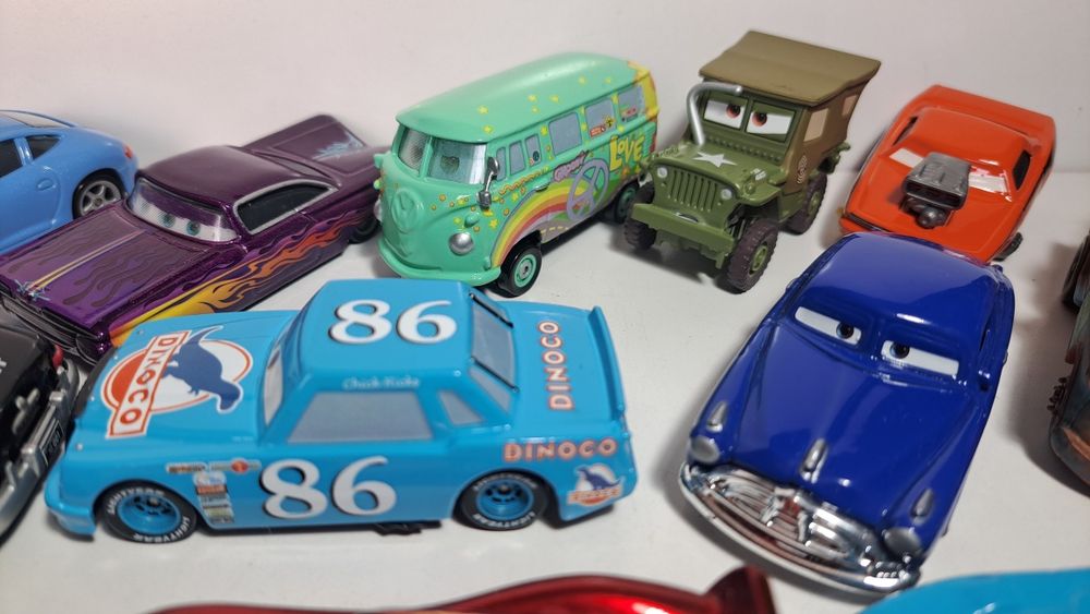 Lote miniaturas do filme carros da disney